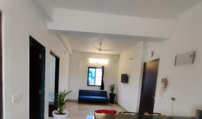 TicAna 2 bedroom living & Kitchen with lake view garden rooftop